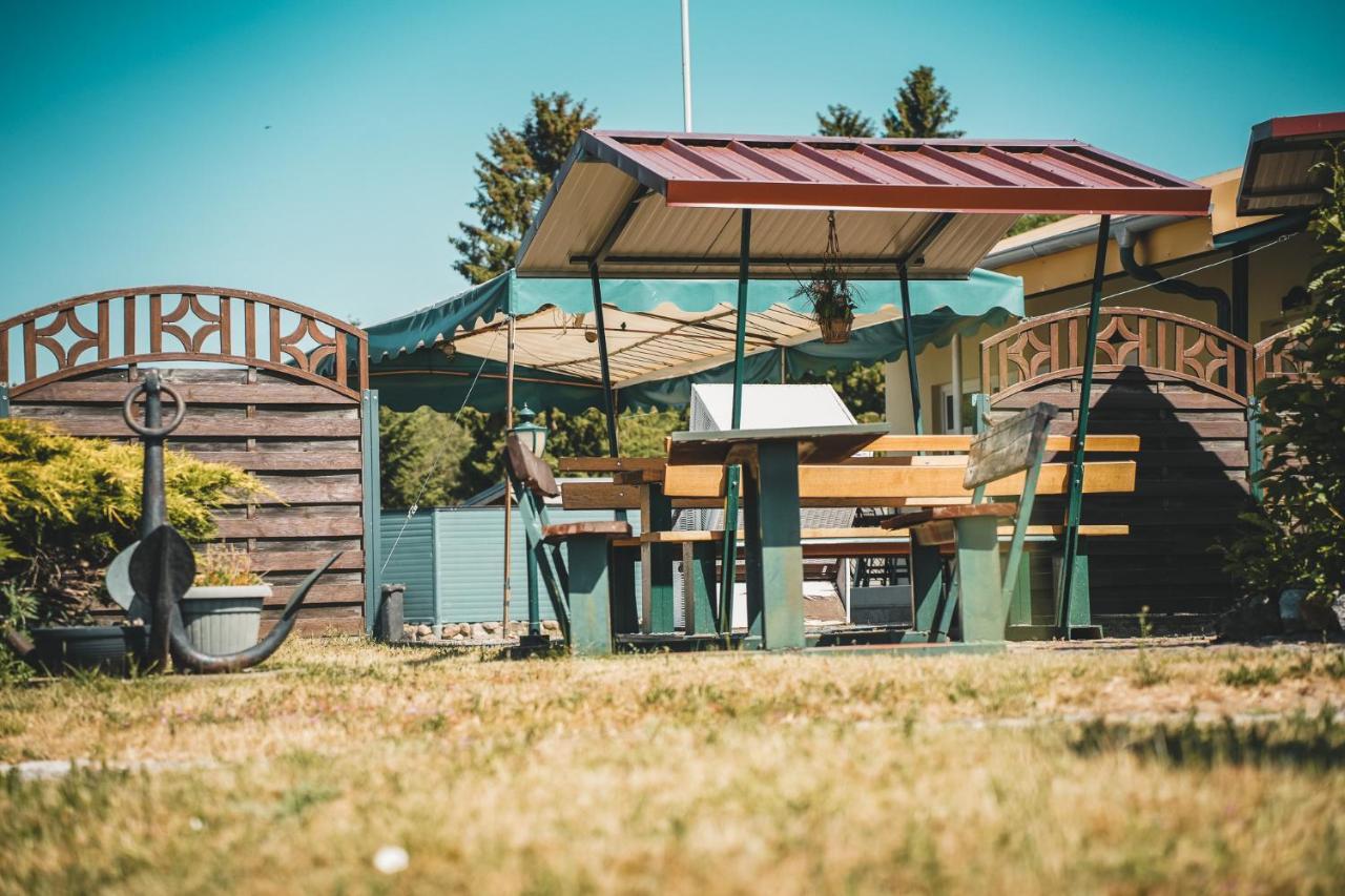Black Tiger Seaside - Ferienwohnungen Direkt Am See Garden Exteriér fotografie