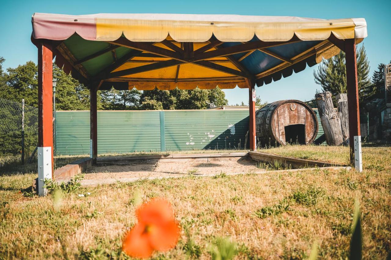 Black Tiger Seaside - Ferienwohnungen Direkt Am See Garden Exteriér fotografie